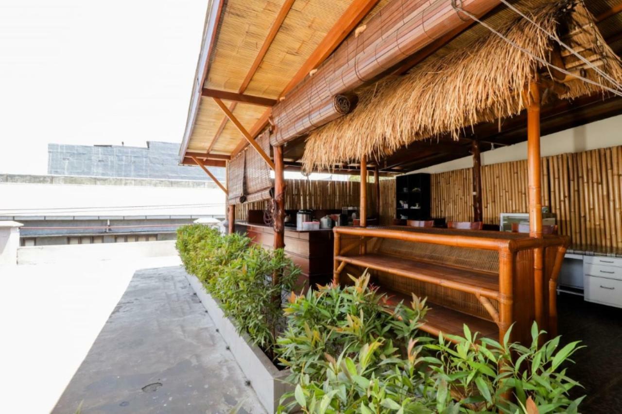 Palmyra Hostel Malang Exterior foto
